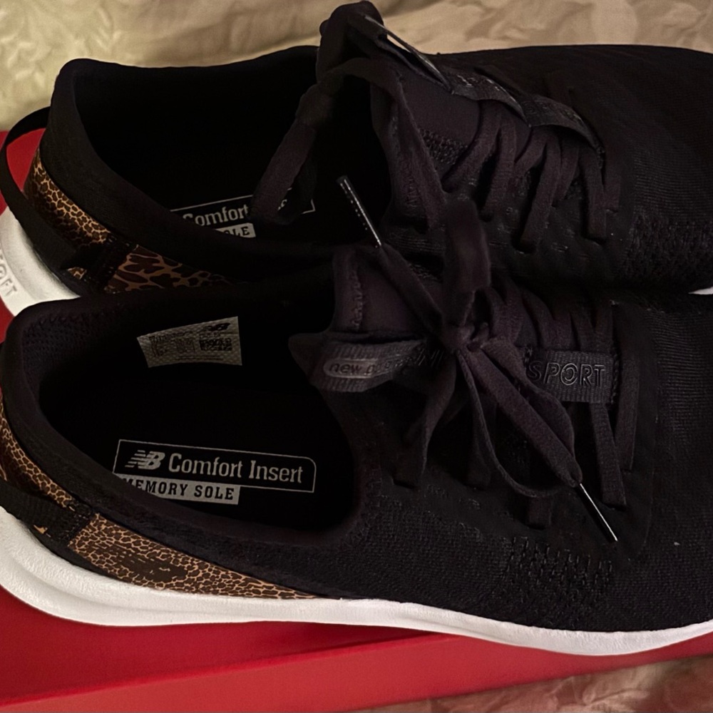 New Balance Black, White, Animal Print Women's Sneakers, Size 9, New - Picture 5 of 6